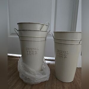 Metal flower buckets